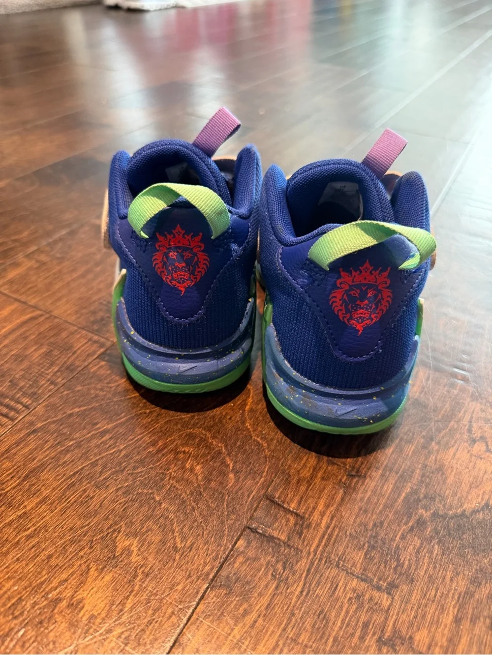 Nike Kids' size 3 Blue Multi Athletic Sneakers